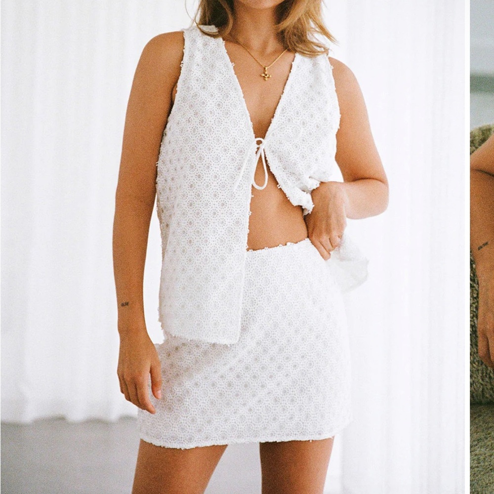 White Lace Tie Front Top with Matching Skirt - Sabo Skirt - Picture 2 of 7